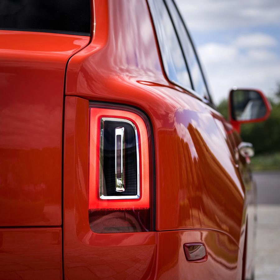 Детали экстерьера Rolls-Royce Cullinan Fux Orange 2019 года  (фото 2 из 32)